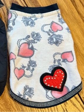 Ruffruff couture dog waffle shirt with hearts and roses size XS 8
